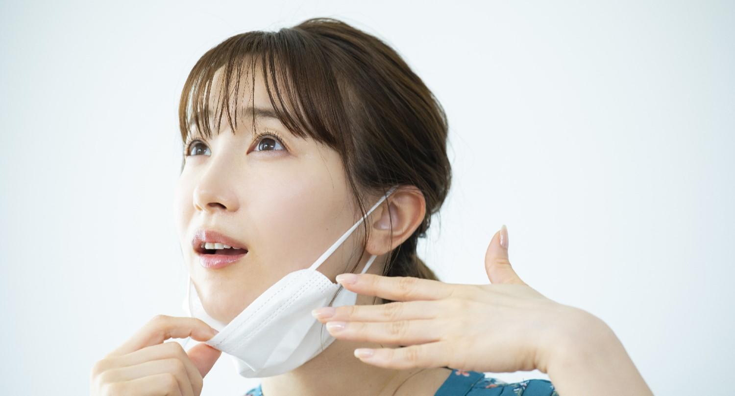 熱中症になる恐れも!夏のマスクに暑さ対策を