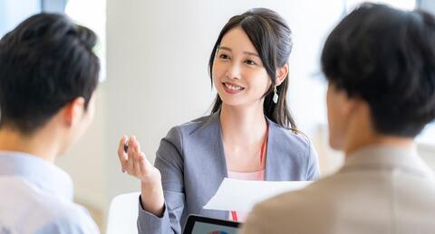 ヒアリング力とは? 高める方法と身に着けることでできるようになる事