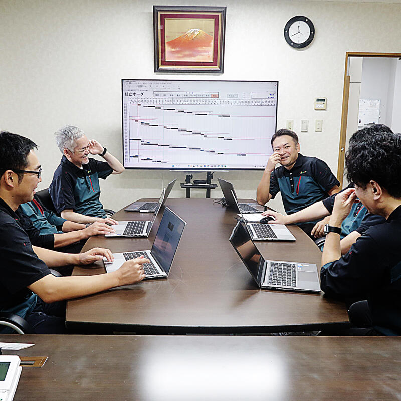 益氏が実施した組織改革によって、「ほぼ全員が積極的に発言して熱を帯びてくるような状態になり、あっという間に従業員が生き生きとしてきた」という。