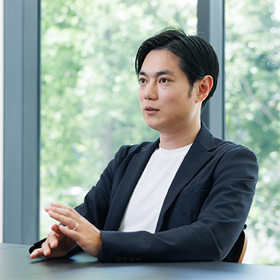 樋口氏は、大企業のように専門家に頼らなくても、336万社あるといわれる日本の中小企業がAIデータ基盤活用によって生産性を上げることで日本は復活可能だと話す。